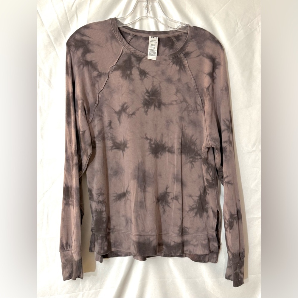 JoyLab Tie Dye Lightweight Sweatshirt With Thumb Holes And Side Slit Size XS